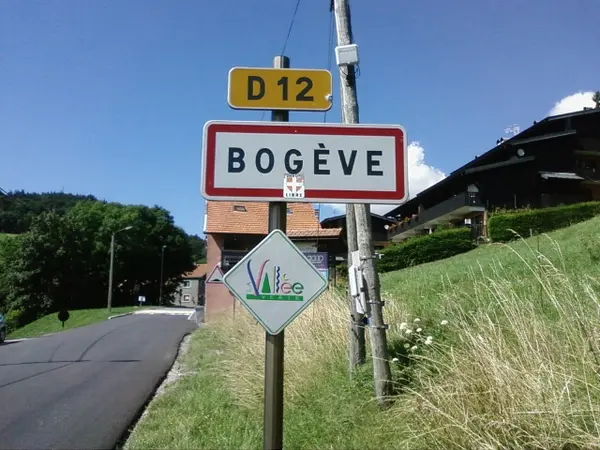 Votre Pisciniste Fabricant piscine inox Bogève