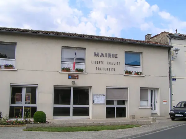 Votre Pisciniste Fabricant piscine inox Boutiers-Saint-Trojan