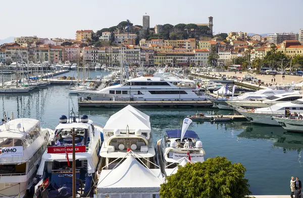 Votre Pisciniste Fabricant piscine inox Cannes