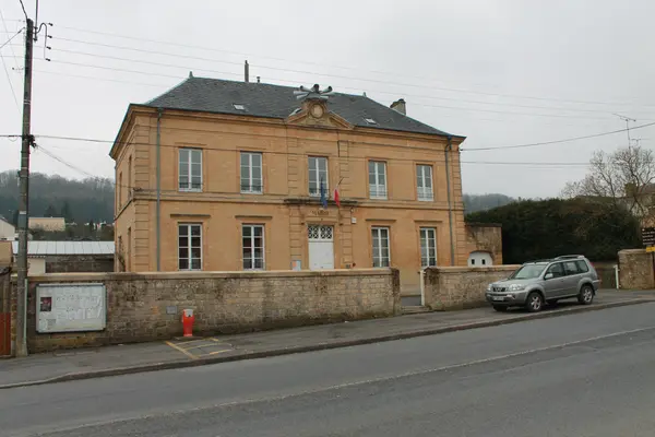 Votre Pisciniste Fabricant piscine inox Dom-le-Mesnil