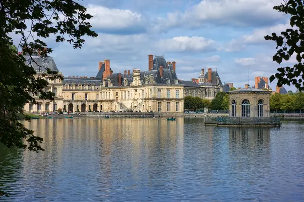 Votre Pisciniste Fabricant piscine inox Fontainebleau