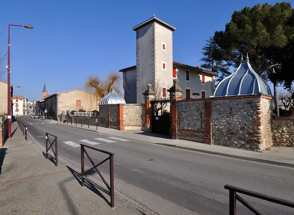 Votre Pisciniste Fabricant piscine inox La Tour-du-Crieu