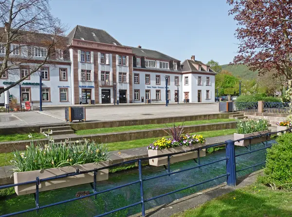 Votre Pisciniste Fabricant piscine inox Niederbronn-les-Bains