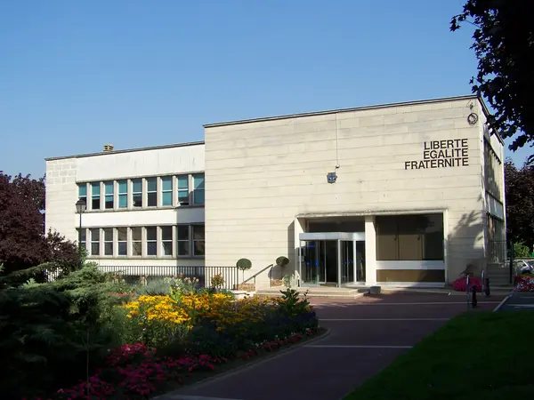 Votre Pisciniste Fabricant piscine inox Saint-Cyr-l'École