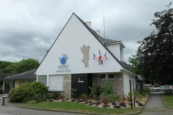 Votre Pisciniste Fabricant piscine inox Saint-Nolff