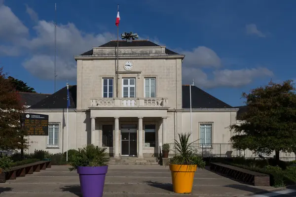 Votre Pisciniste Fabricant piscine inox Saint-Père-en-Retz