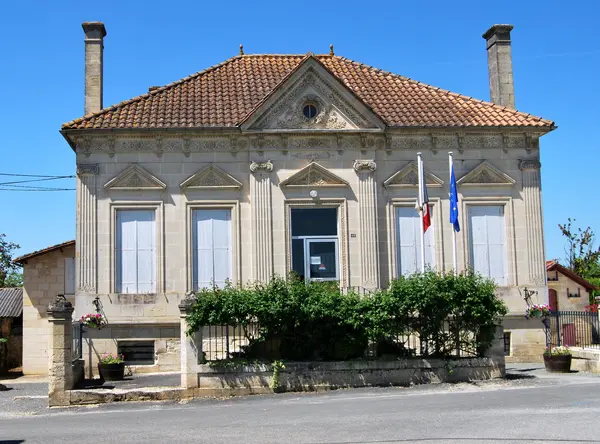 Votre Pisciniste Fabricant piscine inox Saint-Quentin-de-Baron