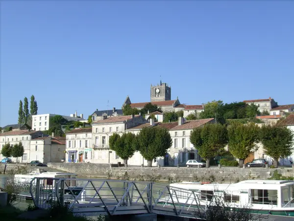 Votre Pisciniste Fabricant piscine inox Saint-Savinien