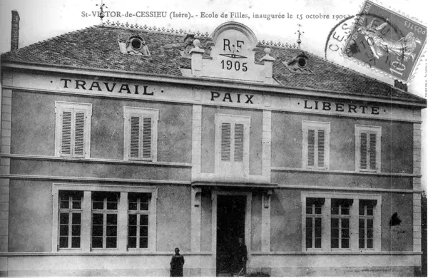 Votre Pisciniste Fabricant piscine inox Saint-Victor-de-Cessieu