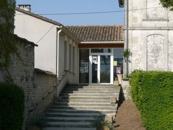 Votre Pisciniste Fabricant piscine inox Salles-d'Angles